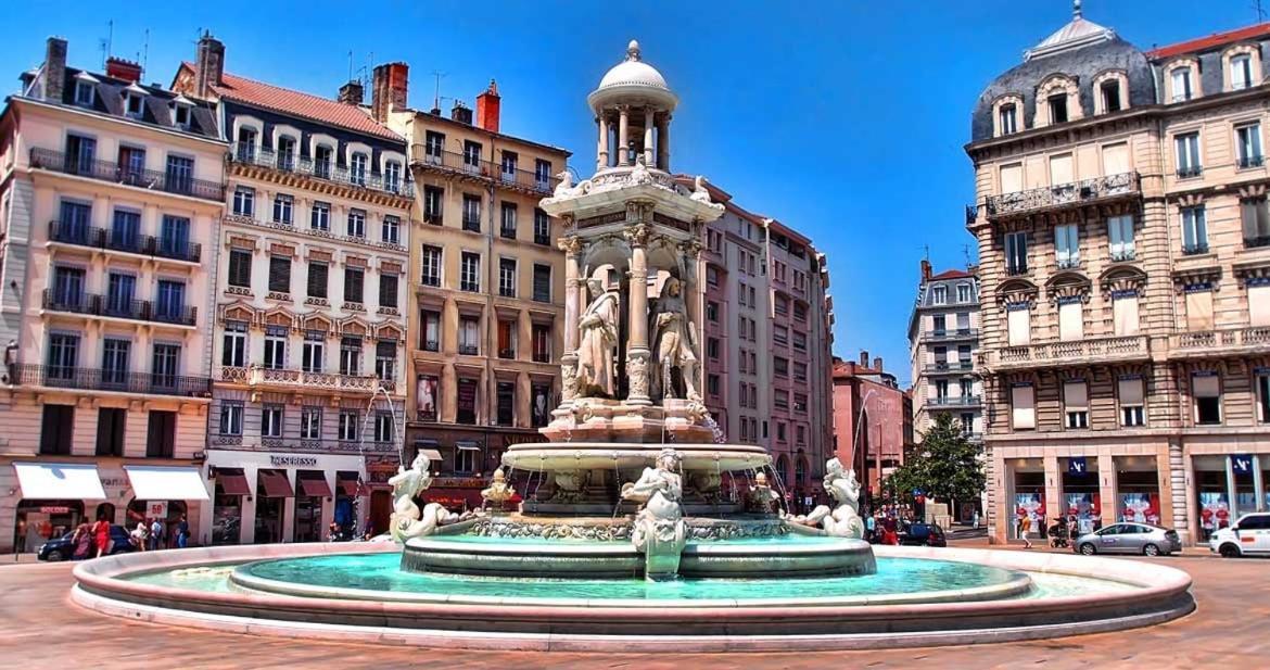 Hallmark - Location T2 - Lyon 2 Exterior photo
